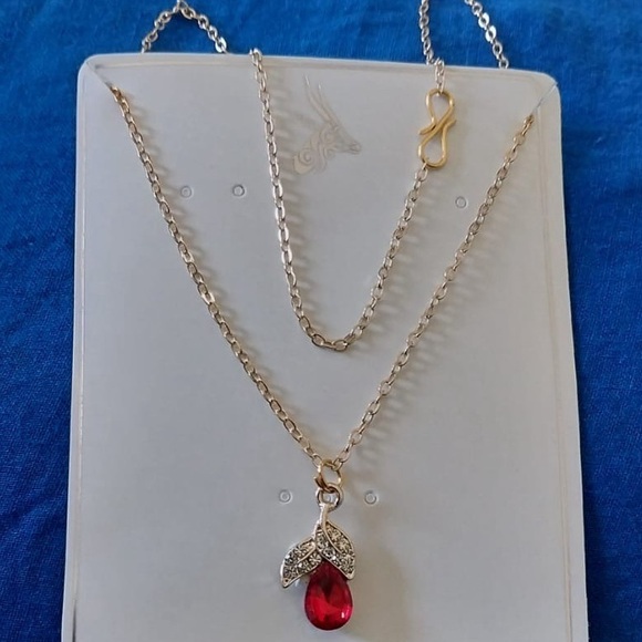 Fashion Necklace with vibrant Red Stone - Picture 2 of 2